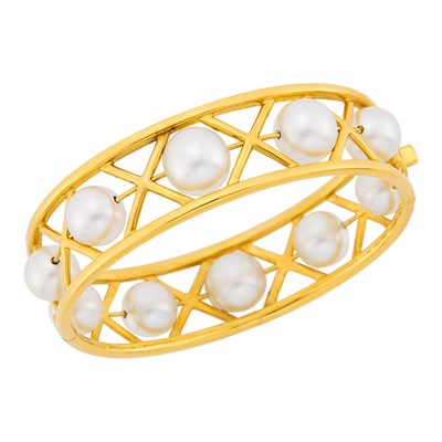 Lot 1134 - Assael Gold and South Sea Cultured Pearl Bangle Bracelet