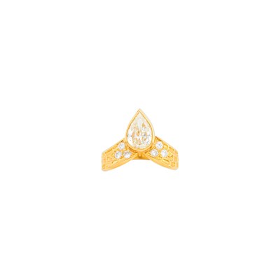 Lot 76 - Van Cleef & Arpels Gold and Diamond Ring, France