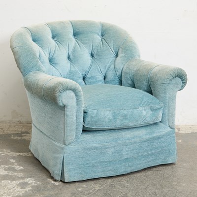 Lot 103 - Blue Tufted Club Chair