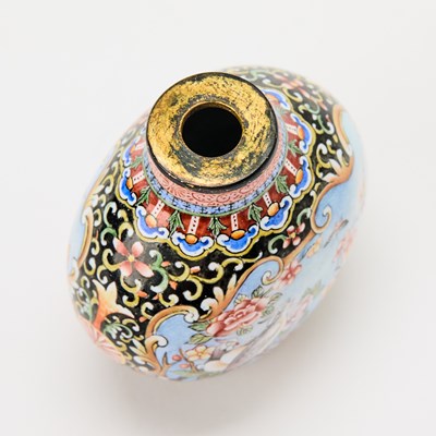 Lot 1 - A Chinese Falangcai Decorated Enamel Snuff Bottle