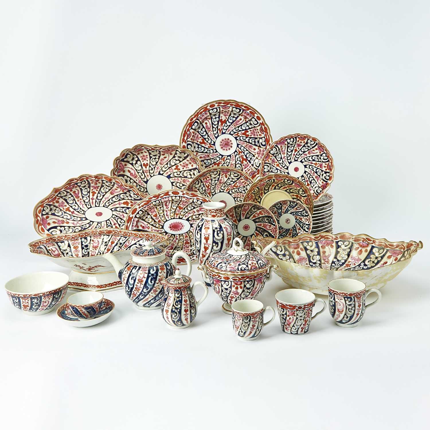Lot 552 - Worcester Porcelain 'Queen Charlotte' Pattern Partial Service
