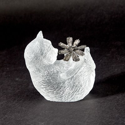Lot 183 - Kiki Smith for Steuben Tattoo Collection: Cat with Daisy