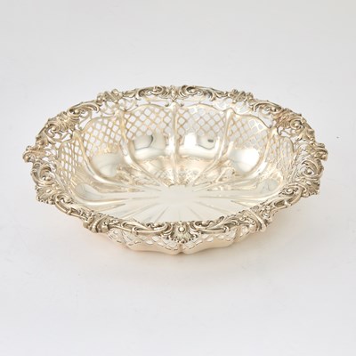 Lot 900 - Gorham Sterling Silver Fruit Basket