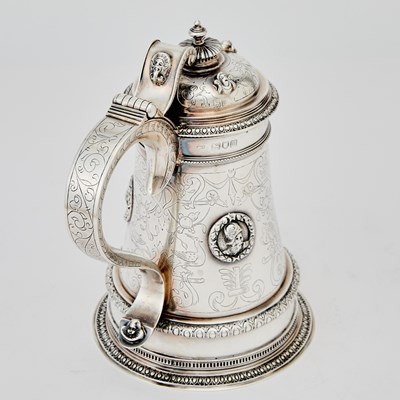 Lot 123 - Pair of Edward VII Sterling Silver Covered Tankards