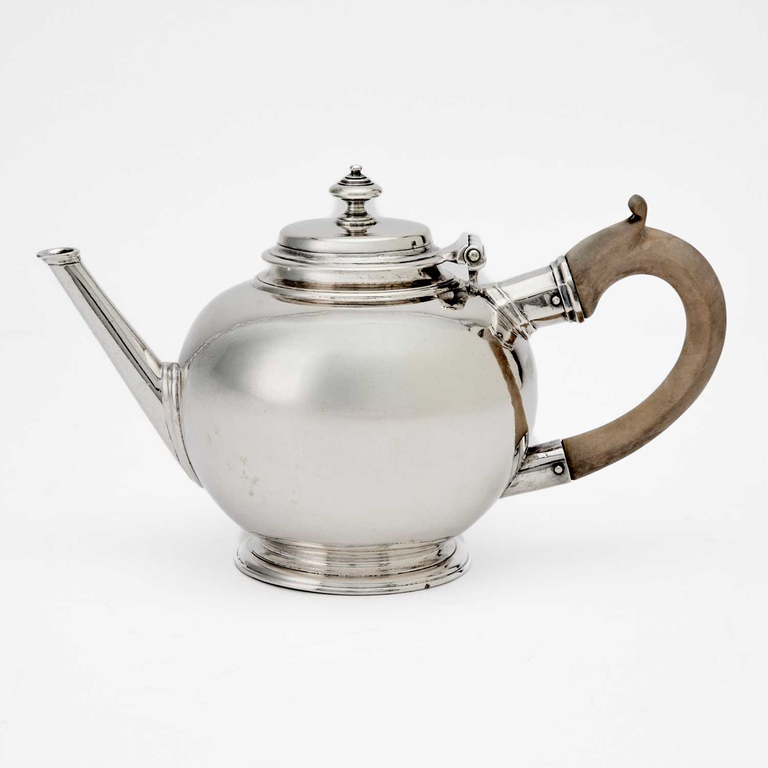 Lot 68 - George I Sterling Silver Teapot