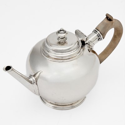 Lot 68 - George I Sterling Silver Teapot
