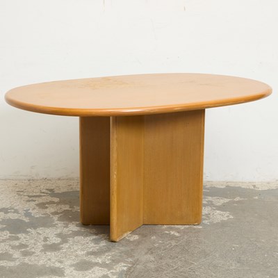 Lot 221 - Blonde Oak Oval Table