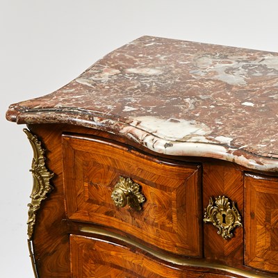 Lot 464 - Early Louis XV Ormolu-Mounted Kingwood Commode en Arbalète