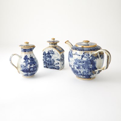 Lot 450 - Three Chinese Export Blue and White Nanking Porcelain Teawares