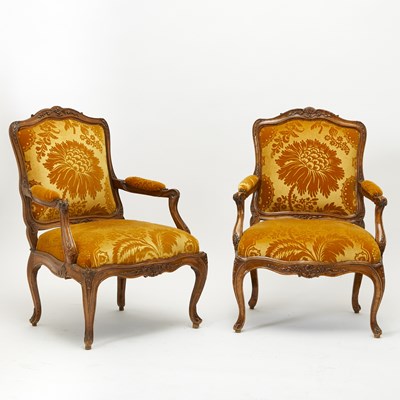 Lot 302 - Near Pair of Louis XV Walnut Fauteuils à la Reine à Châssis