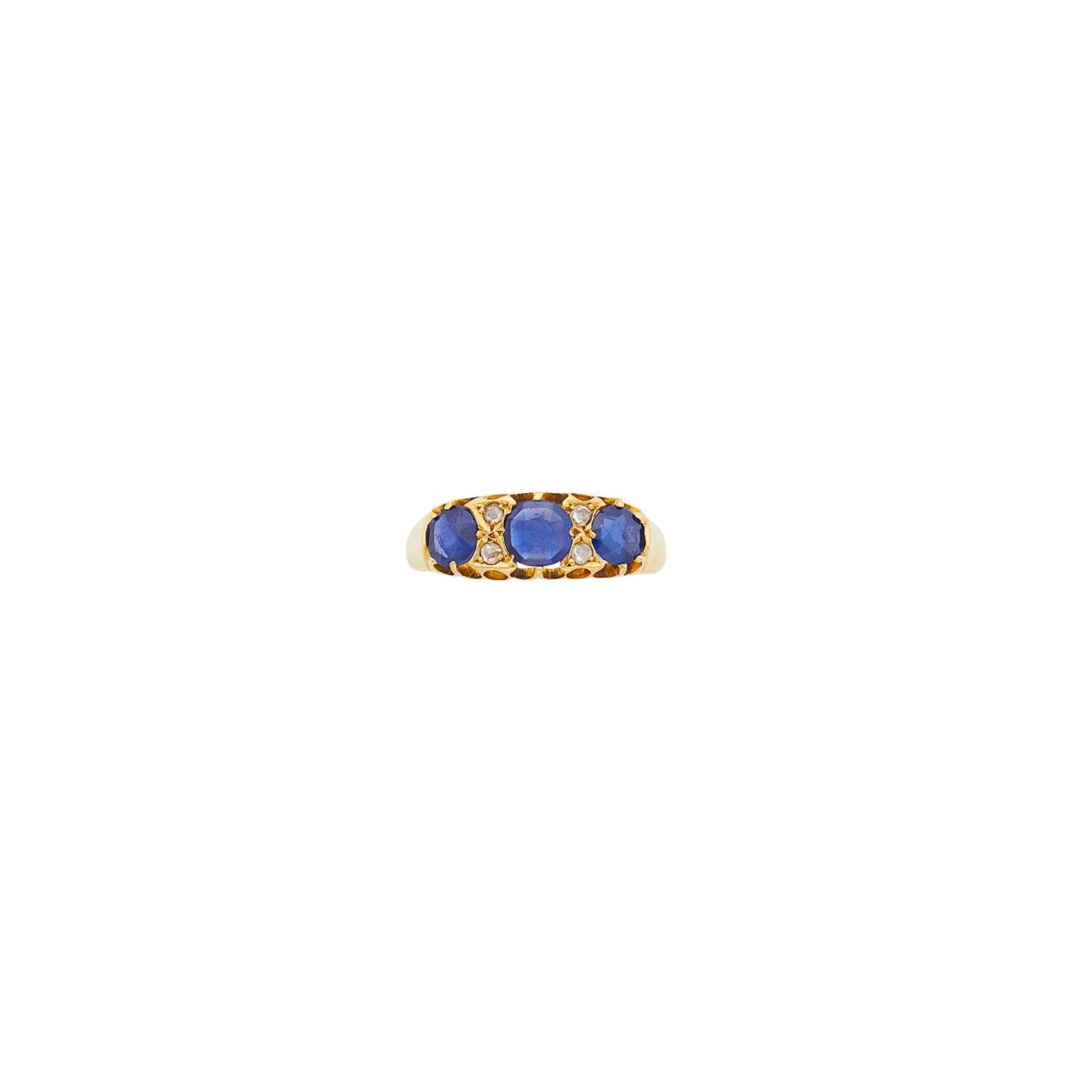 Lot 1071 - Antique Gold, Sapphire and Diamond Ring