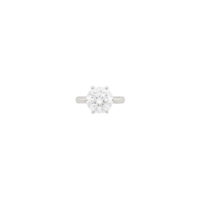 Lot 258 - Platinum and Diamond Ring