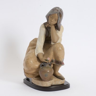 Lot 322 - Lladro Classic Water Carrier Woman Figure