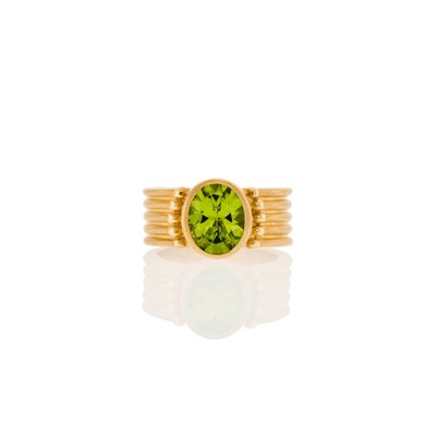 Lot 2249 - Gold and Peridot Ring