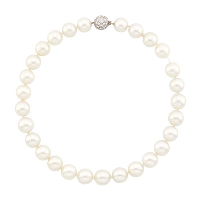 Lot 257 - Tiffany & Co. South Sea Cultured Pearl Necklace with Platinum and Diamond Ball Clasp