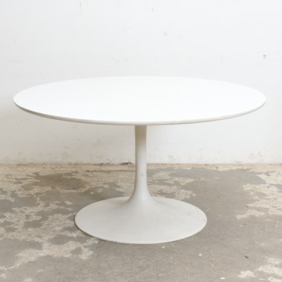 Lot 9 - Knoll Style White Tulip Table