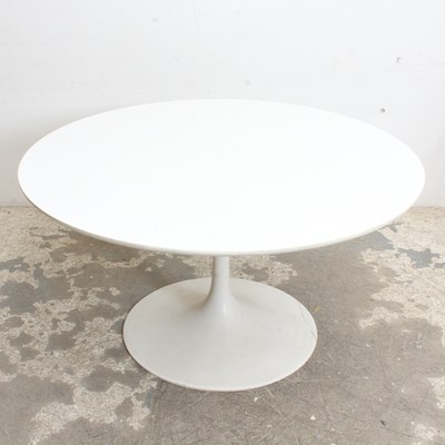 Lot 9 - Knoll Style White Tulip Table