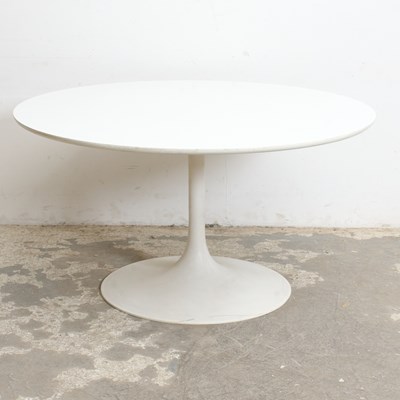 Lot 9 - Knoll Style White Tulip Table