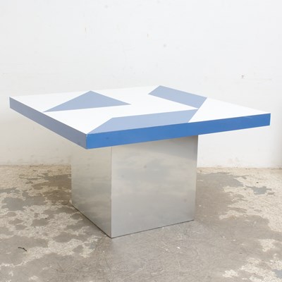 Lot 83 - Blue and White Geometric Top Dining Table
