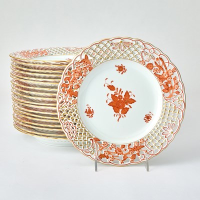 Lot 100 - Set of Nineteen Herend Pierced Porcelain "Chinese Bouquet Rust" Plates