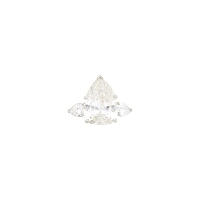 Lot 182 - Platinum and Diamond Ring