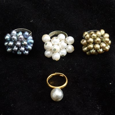 Lot 120 - Group of Faux Pearl Rings