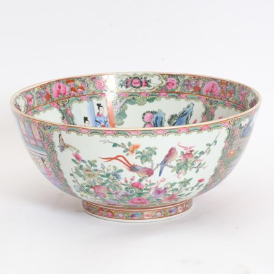 Lot 166 - Chinese Rose Medallion Bowl
