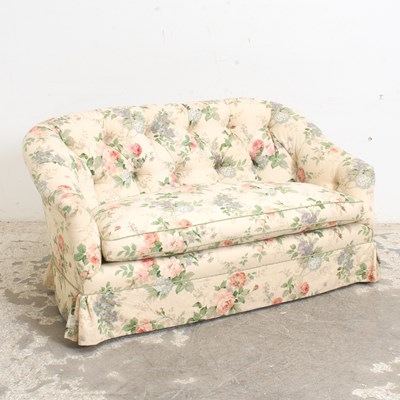 Lot 185 - Floral Upholstered Tufted Loveseat