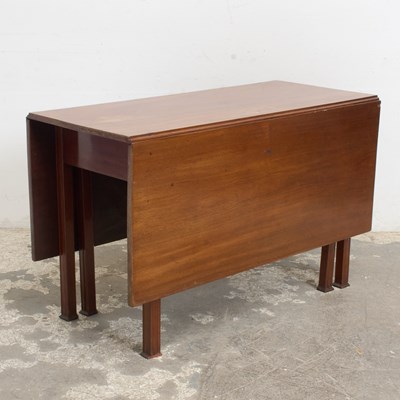 Lot 245 - George III Mahogany Drop-Leaf Dining Table