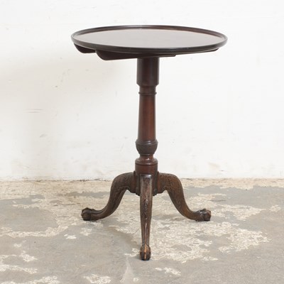 Lot 256 - George III Style Mahogany Circular Tilt-Top Table