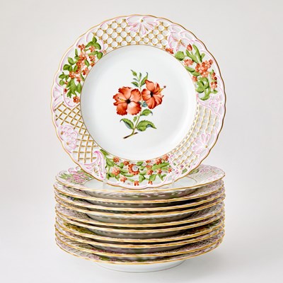 Lot 38 - Set of Eleven Herend Gilt and Hand-Painted Pierced Porcelain Plates