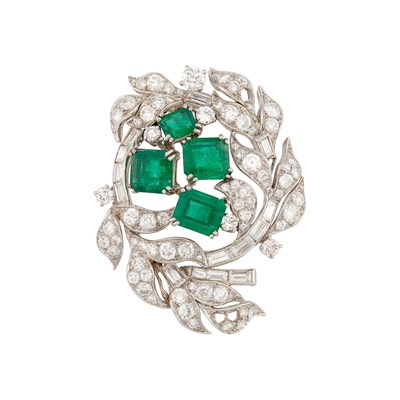 Lot 263 - Van Cleef & Arpels Platinum, Emerald and Diamond Clip-Brooch