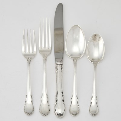 Lot 161 - Lunt Sterling Silver "Modern Victorian" Pattern Flatware Service