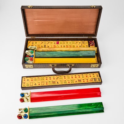 Lot 57 - Bakelite Mahjong Set
