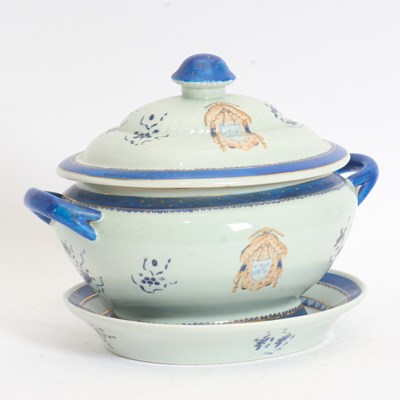 Lot 9 - Chinese Export Style Porcelain Tureen