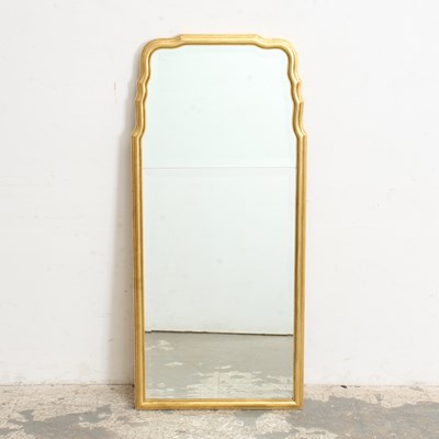 Lot 103 - Queen Anne Style Giltwood Mirror