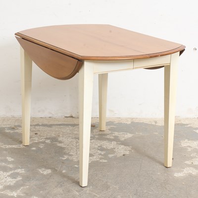 Lot 122 - Circular Drop-Leaf Table