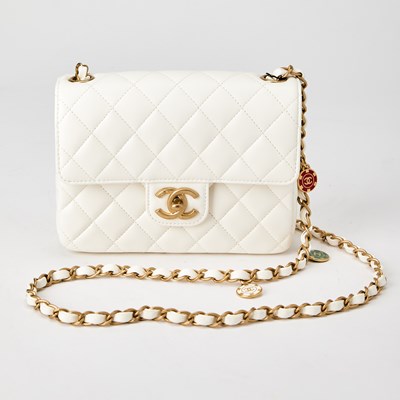 Lot Chanel White Leather 'Casino Royale' Charm Mini Flap Bag