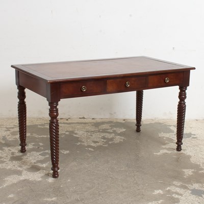 Lot 218 - Stickley Mahogany Leather Top Desk