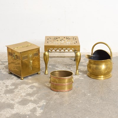 Lot 341 - Assorted Group of Brass Accessories