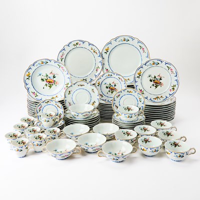 Lot 34 - Large C. F. Haviland Limoges Porcelain "Marjolaine" Pattern Dinner Service