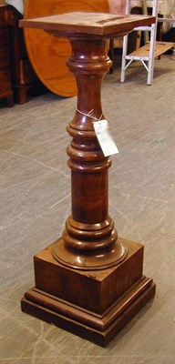 Lot 105 - Pair of Neoclassical Style Mahogany Pedestals