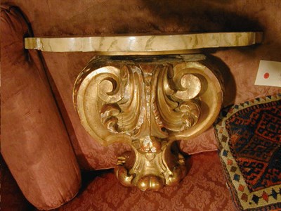 Lot 496 - Continental Baroque Style Gilt-Wood Wall Bracket