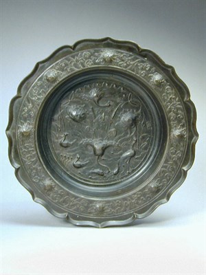 Lot 136 - Well-Cast Bronze Basin Yuan/early Ming Dynasty,...