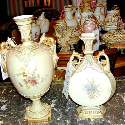 Lot 724 - Royal Worcester Gilt-Decorated Two-Handled...