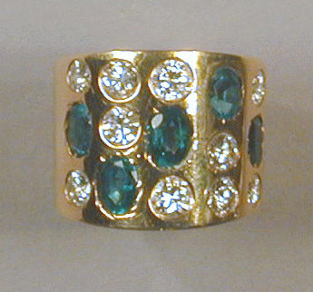 Lot 537 - Emerald and Diamond Ring 18 kt. yellow gold,...
