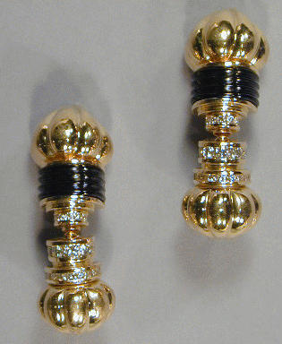 Lot 339 - Pair of Gold and Diamond Turban Earrings 18 kt....