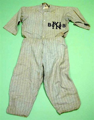 Lot 120 - A. G. Spaulding Bros. Gray Flannel Baseball...