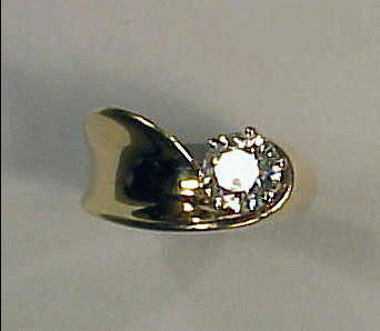 Lot 158 - Gold and Diamond Ring 14 kt. yellow gold, set...
