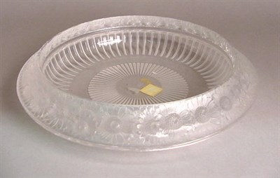 Lot 454 - Lalique Marguerites Bowl In clear and frosted...